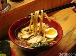 Sluurp! Hangat Gurih Curry Ramen ala Yatai di Kota Malang