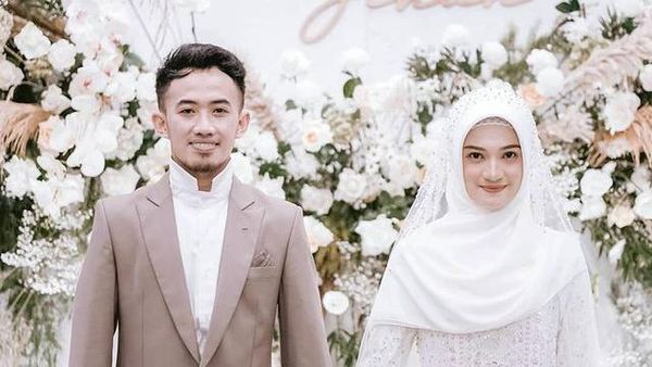 Momen Bahagia Ustaz Syam Nikahi Jihan Salsabila yang Kenal dari Medsos