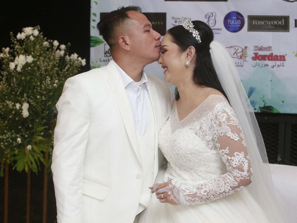 Nikahi Kalina Oktarani, Vicky Prasetyo Diminta Inul Daratista Nggak Nakal Lagi Nikahi Kalina Oktarani, Vicky Prasetyo Diminta Inul Daratista Nggak Nakal Lagi
