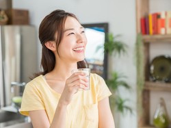 Air Putih, Susu dan Jus Buah Mampu Hilangkan Toksin dari Tubuh