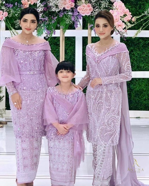 Aurel Hermansyah cantik dengan kalung dan anting mutiara mini/instagram.com/anchawedding