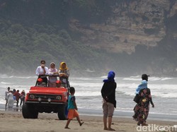 Libur Paskah, Pantai Parangtritis Terfavorit