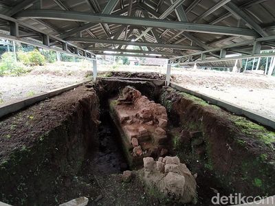 Foto: Jelajahi Situs-situs di Sekitar Candi Borobudur Yuk!
