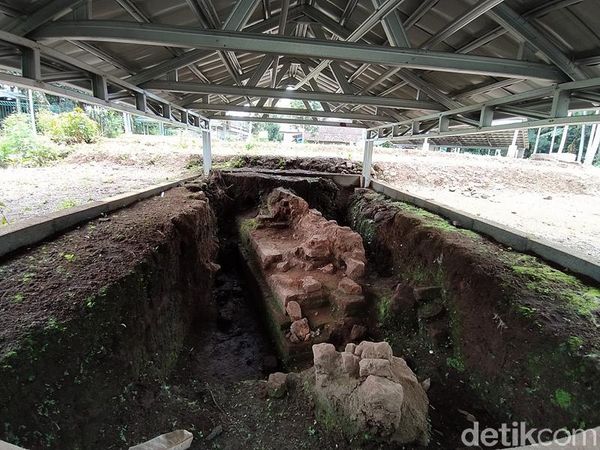 Foto: Jelajahi Situs-situs di Sekitar Candi Borobudur Yuk!