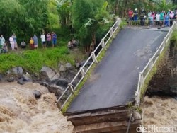 Sungai Meluap, Jembatan Penghubung Kecamatan di Pasuruan Ambruk