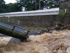 Riwayat Jembatan Penghubung Kecamatan di Pasuruan yang Ambruk