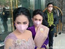 Krisdayanti Jelaskan soal Kebayanya yang Beda dari Ashanty dan Aurel
