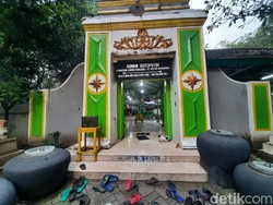 Ziarah ke Makam Sunan Botoputih Penyebar Islam di Surabaya