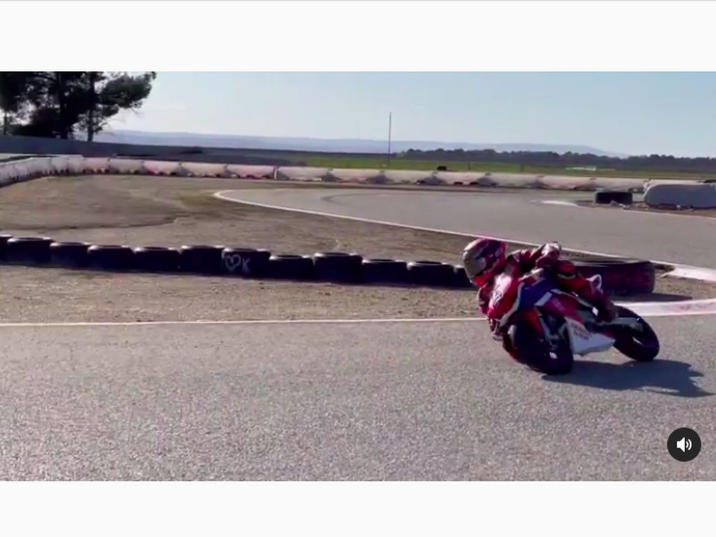 Pakai Motor Mini, Marc Marquez Akhirnya Bisa Ngegas Lagi Pakai Motor Mini, Marc Marquez Akhirnya Bisa Ngegas Lagi
