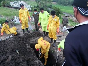 Polisi Cari Lokasi Penguburan 3 Jenazah yang Diambil dari Makam COVID di Parepare
