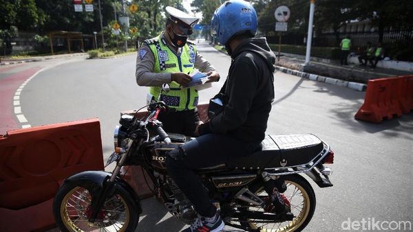 Puluhan Motor Terjaring Razia Knalpot Bising di Monas