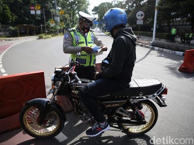 Puluhan Motor Terjaring Razia Knalpot Bising di Monas