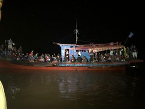 TNI AL Amankan Kapal Nelayan Angkut Ratusan TKI Ilegal di Pulau Jemur Sumut