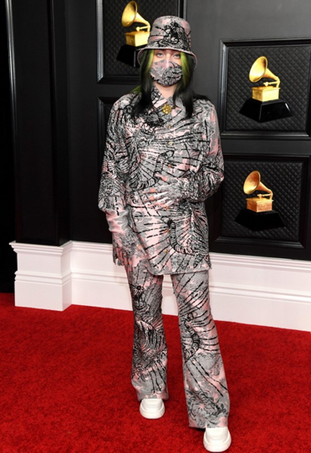 billie eilish grammy red carpet