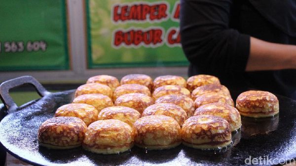 Nikmatnya Kue Lumpur Wolak-Walik di Pasar Oro-oro Dowo Malang