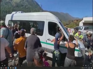 Detik-detik Presiden Argentina Diserang Para Pedemo