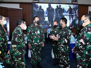 Kasau Tinjau Langsung Vaksinasi 3.486 Prajurit di Mabes TNI Cilangkap