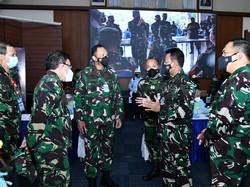 Kasau Tinjau Langsung Vaksinasi 3.486 Prajurit di Mabes TNI Cilangkap