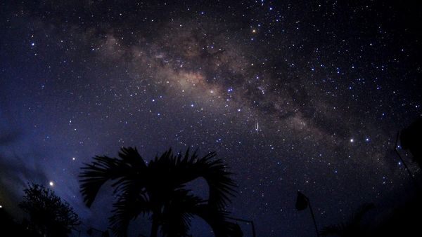 Potret Gugusan Bima Sakti di Langit Bali Saat Nyepi Potret Gugusan Bima Sakti di Langit Bali Saat Nyepi