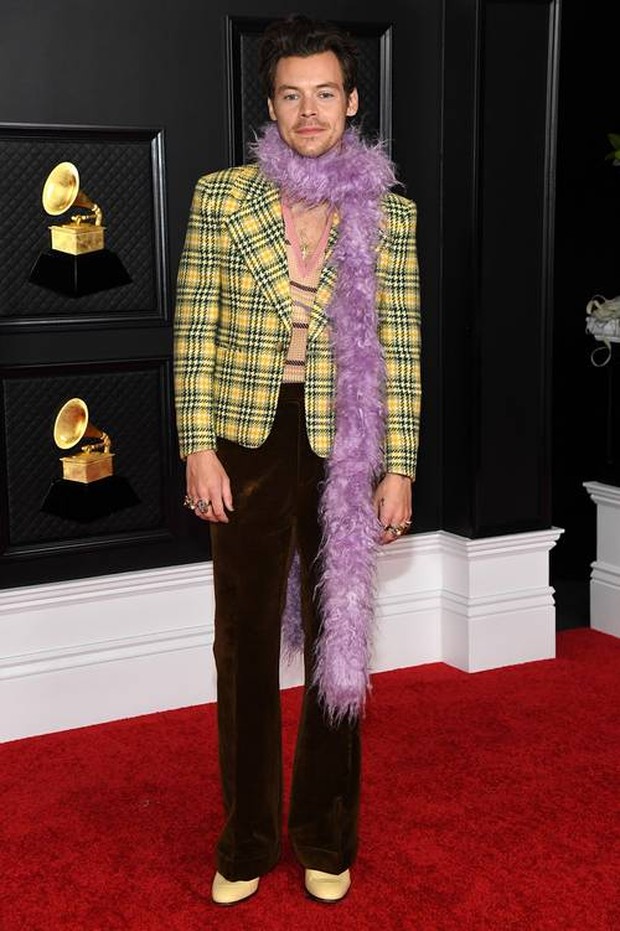 harry styles grammy red carpet
