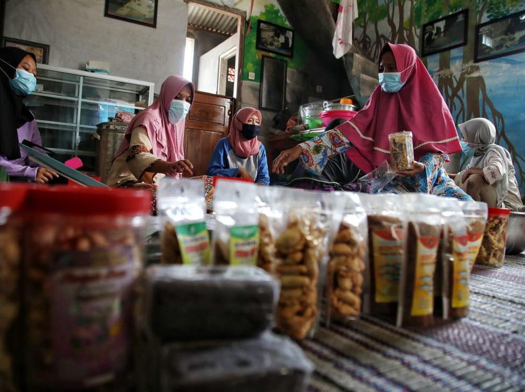 Perempuan Penyintas KDRT di Demak Sukses Bisnis Olahan Ikan Perempuan Penyintas KDRT di Demak Sukses Bisnis Olahan Ikan