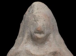 Bocah Israel Temukan Jimat Saat Hiking, Bentuknya Mirip Jenglot