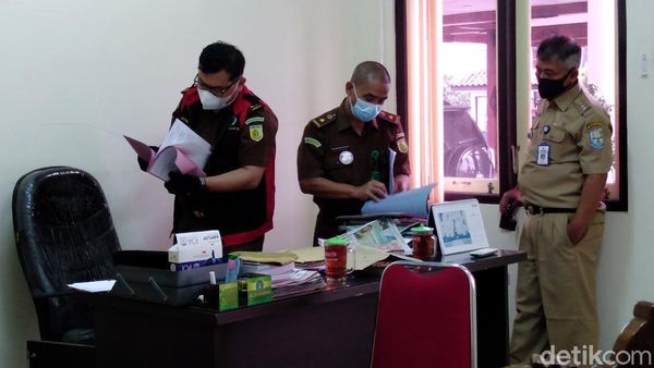 Kejari Geledah Kantor Camat Purbalingga