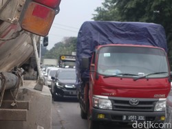 Jl Raya Legok Tangerang Macet: Truk-truk Berjejal, Traffic Light Mati