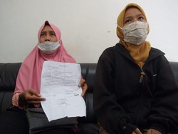 Perempuan Ini Mengaku Puas Usai Rumah yang Dihuni Mantan Suami Dihancurkan
