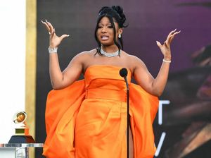 Megan Thee Stallion Tak Hadir di AMA 2021, Kolaborasi dengan BTS Batal Megan Thee Stallion Tak Hadir di AMA 2021, Kolaborasi dengan BTS Batal