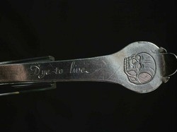 Misteri di Balik Sendok Lambang Tengkorak Berusia 361 Tahun