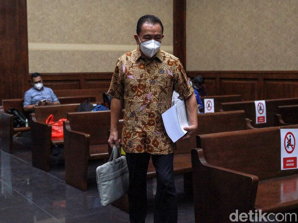 Divonis 4,5 Tahun Penjara, Djoko Tjandra Pikir-pikir Ajukan Banding Divonis 4,5 Tahun Penjara, Djoko Tjandra Pikir-pikir Ajukan Banding