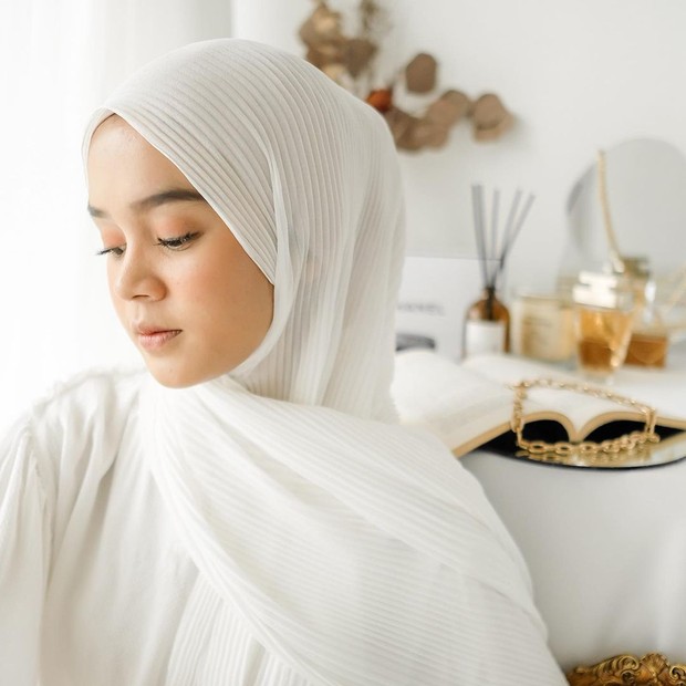 Tips Menggunakan Pleated Pashmina yang Kekinaan agar Tetap Nyaman dan Stylish