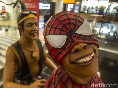 Pameran Instalasi Ini Tampilkan Superhero Bertingkah Lucu Lho