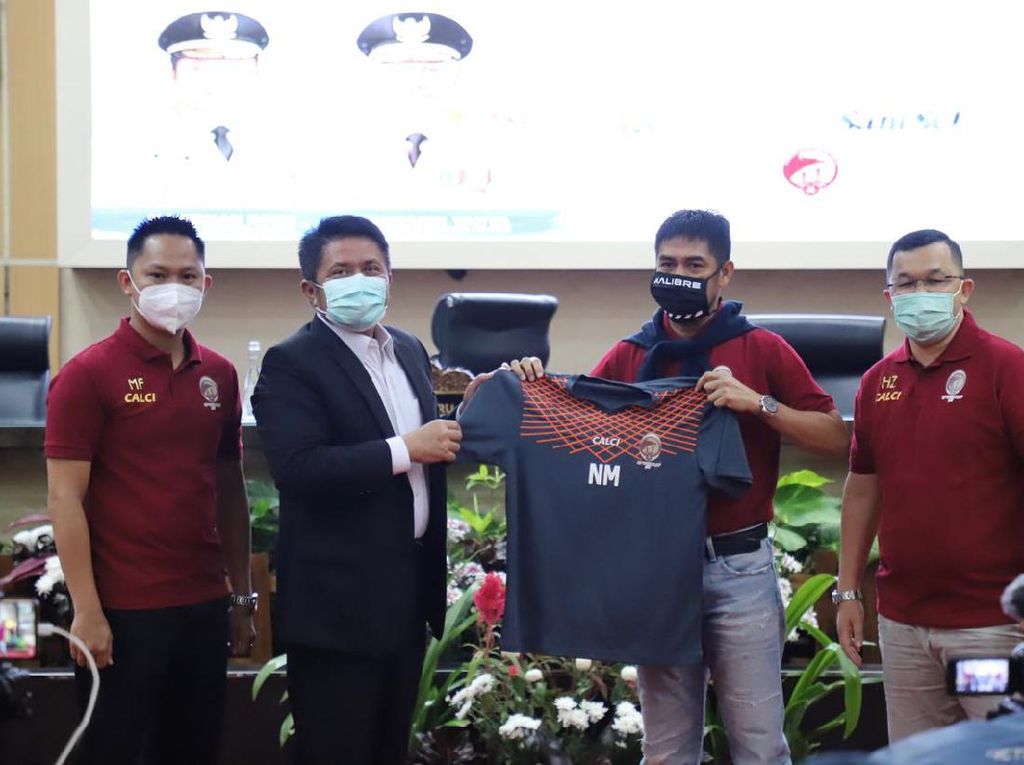 Sriwijaya FC Resmi Dilatih Nilmaizar, Ini Kata Pemprov Sumsel Sriwijaya FC Resmi Dilatih Nilmaizar, Ini Kata Pemprov Sumsel
