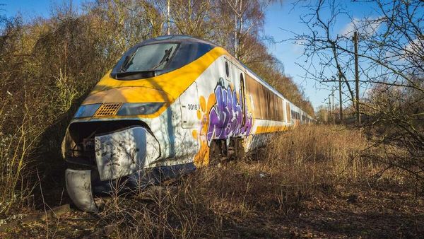Penampakan Kereta Cepat Prancis yang Terbengkalai