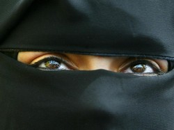 Di Balik Keputusan Sri Lanka Larang Pemakaian Burka