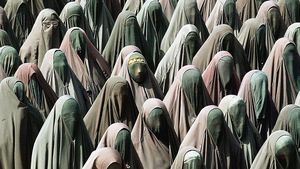 Begini Potret Perempuan Burka yang Tuai Polemik