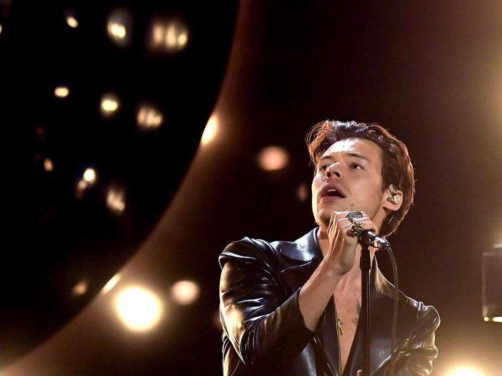 Harry Styles Rilis Lagu Music For a Sushi Restaurant, Ini Sebabnya! Harry Styles Rilis Lagu Music For a Sushi Restaurant, Ini Sebabnya!
