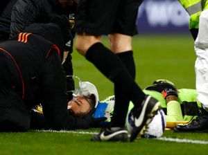 Detik-detik Kepala Rui Patricio Didengkul Conor Coady Detik-detik Kepala Rui Patricio Didengkul Conor Coady