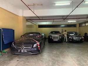 Kejagung Titip Barang Bukti Rolls-Royce Phantom Coupe ke Kantor Asabri