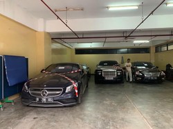 Kejagung Titip Barang Bukti Rolls-Royce Phantom Coupe ke Kantor Asabri