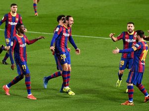 Terus Tampil Bagus, Barcelona Bisa Raih Trofi di Akhir Musim