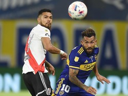 Aneh! Bola Tolak Masuk ke Gawang di Superclasico Argentina