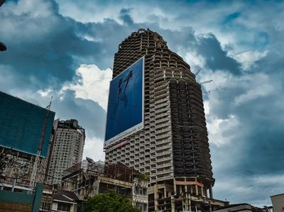 Penampakan Gedung Pencakar Langit Berhantu di Thailand