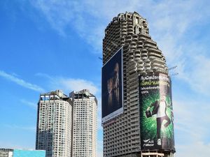 Gedung Mangkrak 49 Lantai Ini Bikin Warga Takut, Dicap Bawa Sial! Gedung Mangkrak 49 Lantai Ini Bikin Warga Takut, Dicap Bawa Sial!