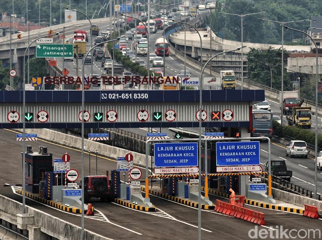 Awas Ditabrak dari Belakang, Ini Cara Aman Bayar Tol Awas Ditabrak dari Belakang, Ini Cara Aman Bayar Tol