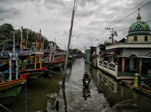Terobos Air Rob, Mantri Bank Ini Ganti Rantai Motor Sebulan Dua Kali Terobos Air Rob, Mantri Bank Ini Ganti Rantai Motor Sebulan Dua Kali
