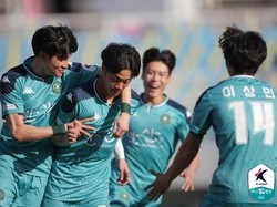 Asnawi Starter, Ansan Greeners Unggul Atas Gyeongnam di Babak I