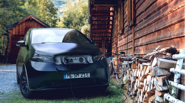 Ini Sion! Mobil Listrik dengan Panel Surya, Bisa Isi Daya Sendiri